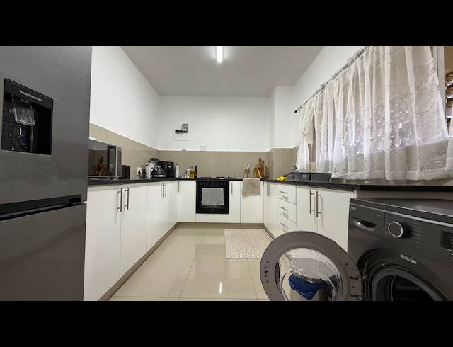 2 BEDROOM APARTMENT SOLD IN ESSENWOOD